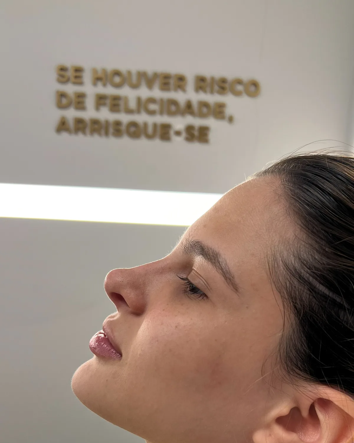 Procedimento de contorno facial Single Contour na NC Clinic